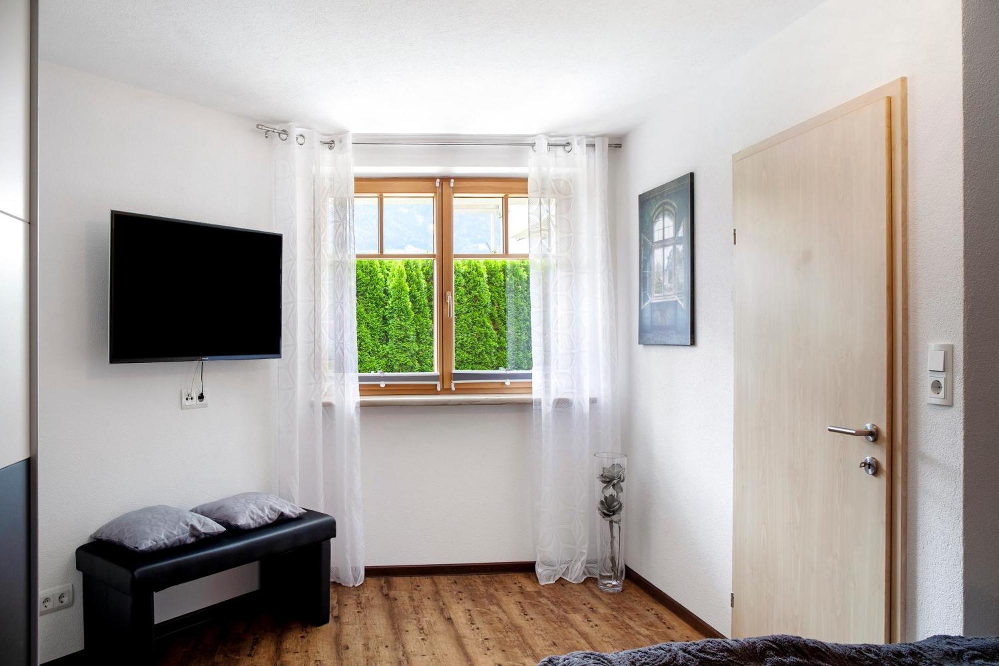 Mosers Ferienwohnung Am Sonnenhang Йенбах Екстериор снимка